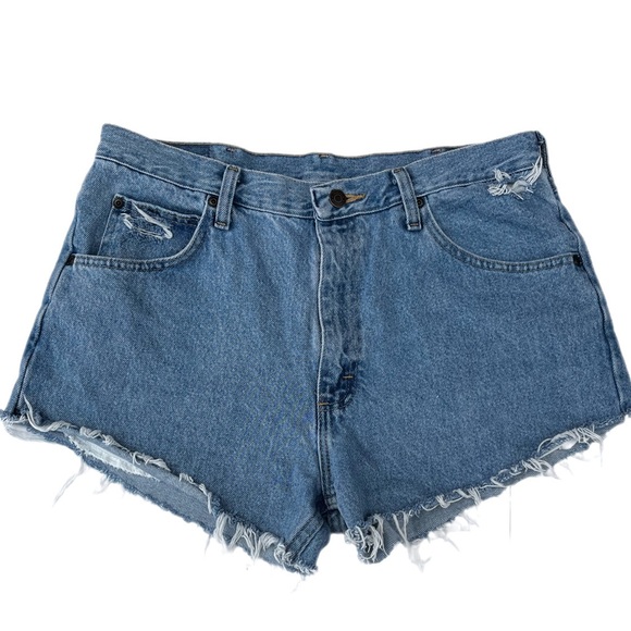 Wrangler Mid Light Wash High Waist Frayed Denim 90s Style Cut Off Shorts - Picture 3 of 11